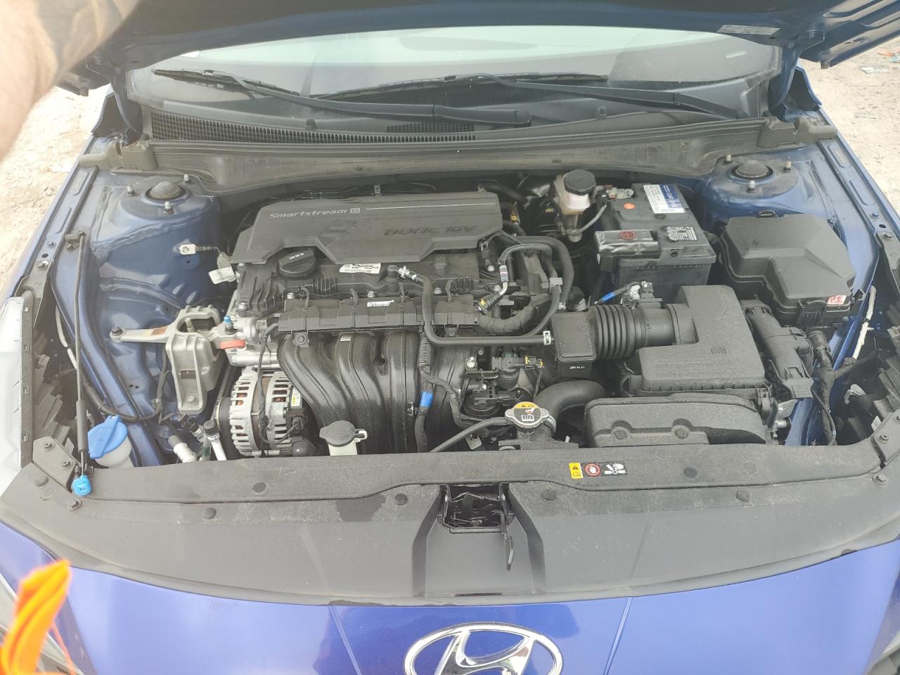 2022 Hyundai Elantra - Image 11