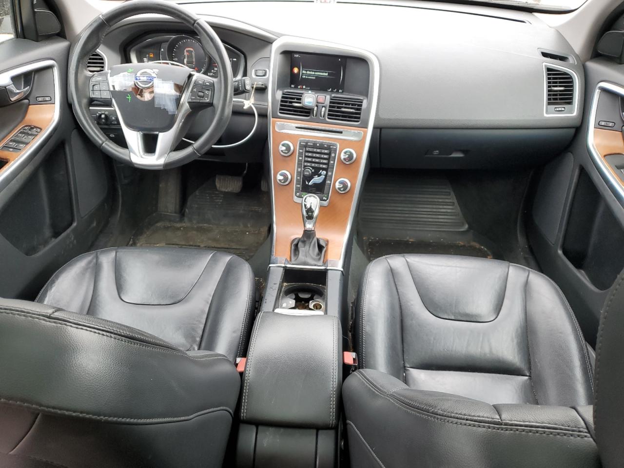 2017 Volvo XC60 - Image 8