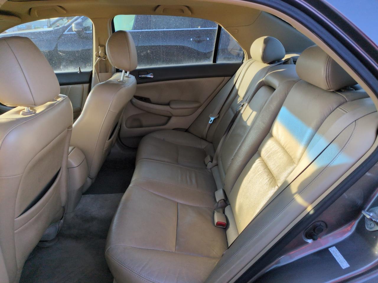 2007 Honda Accord - Image 10