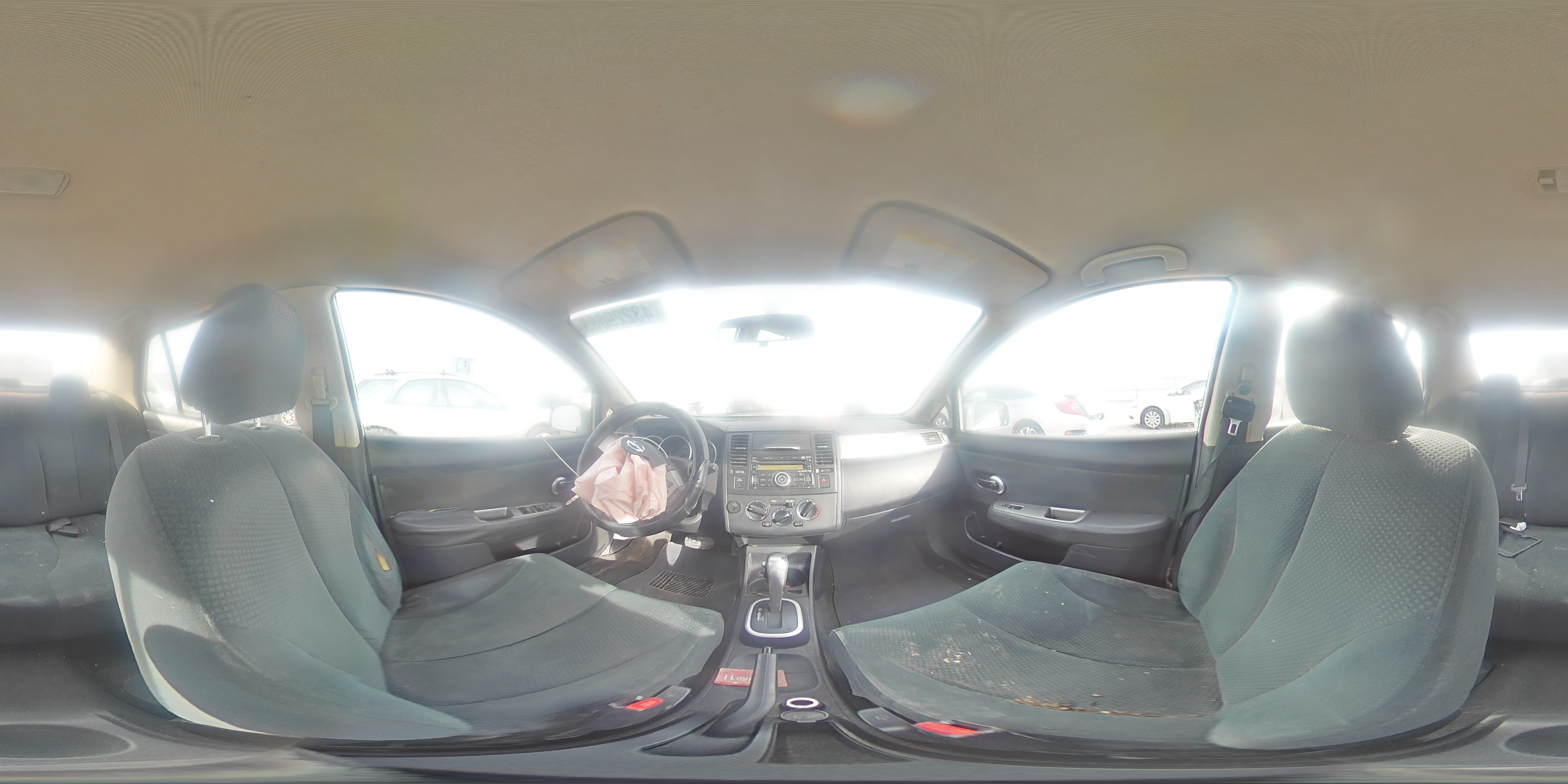 2011 Nissan Versa - Image 12