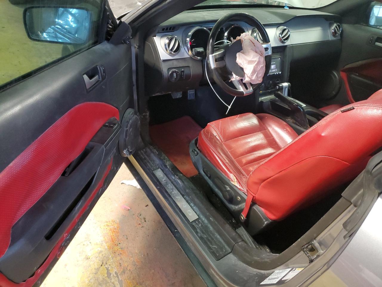 2006 Ford Mustang - Image 8