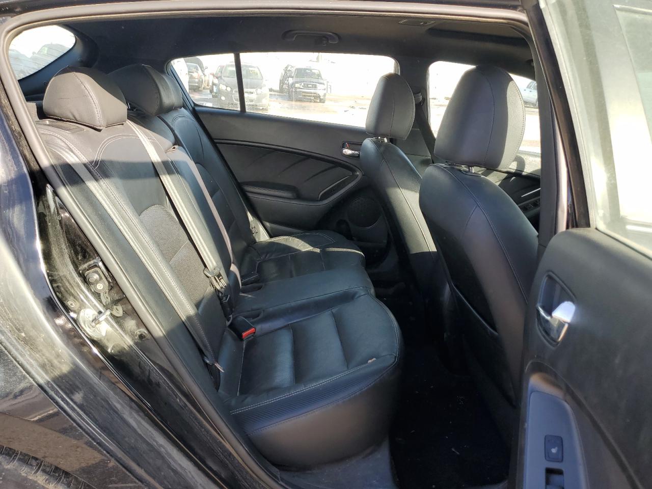 2015 Kia Forte - Image 10