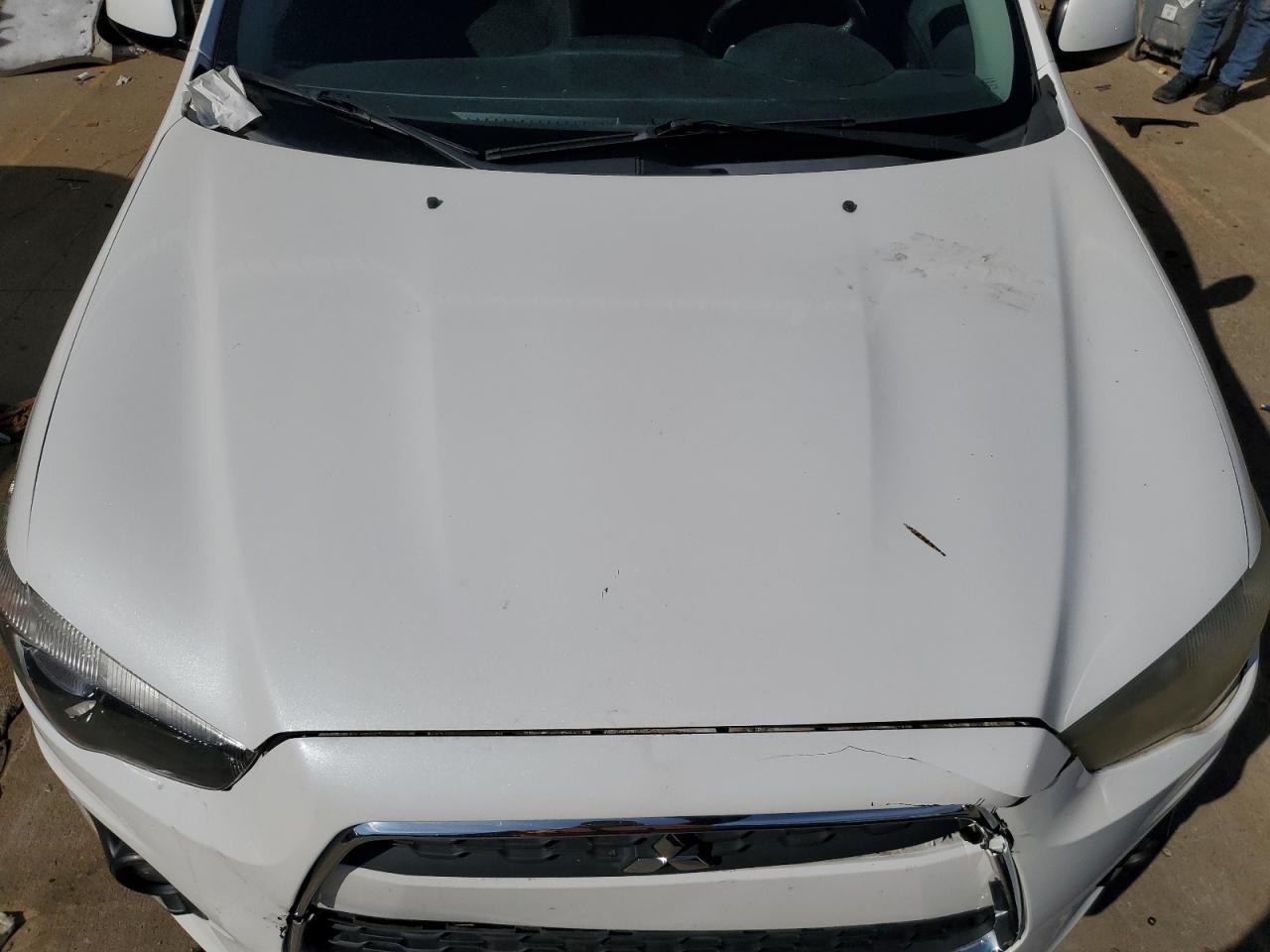 2015 Mitsubishi Outlander - Image 12