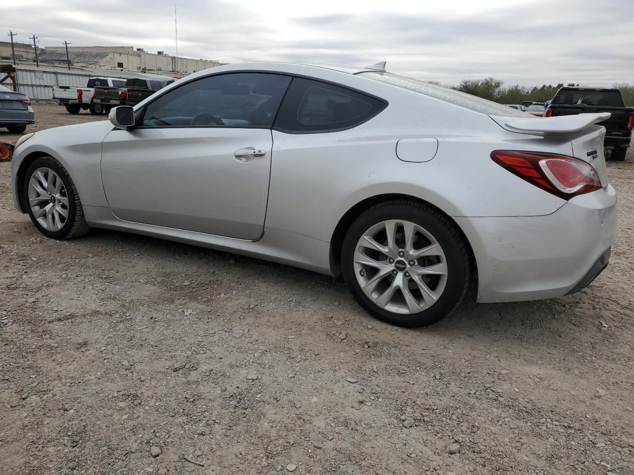 2013 Hyundai Genesis - Image 2