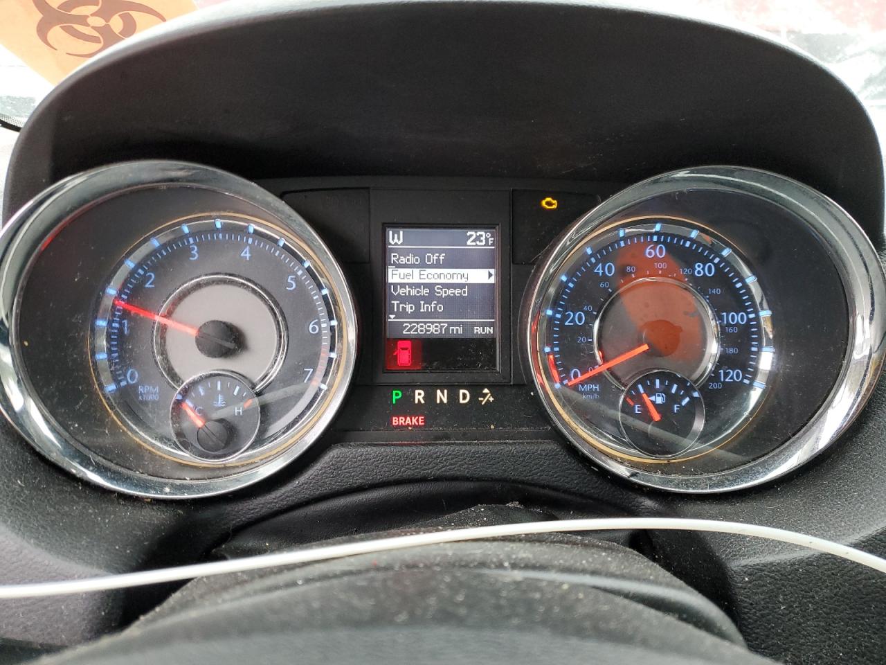 2014 Chrysler Town & Country - Image 9