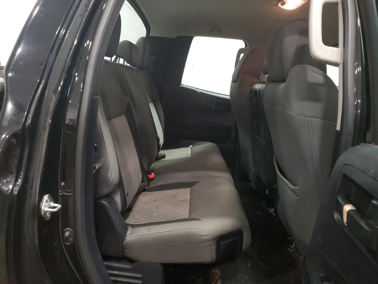 2015 Toyota Tundra - Image 10