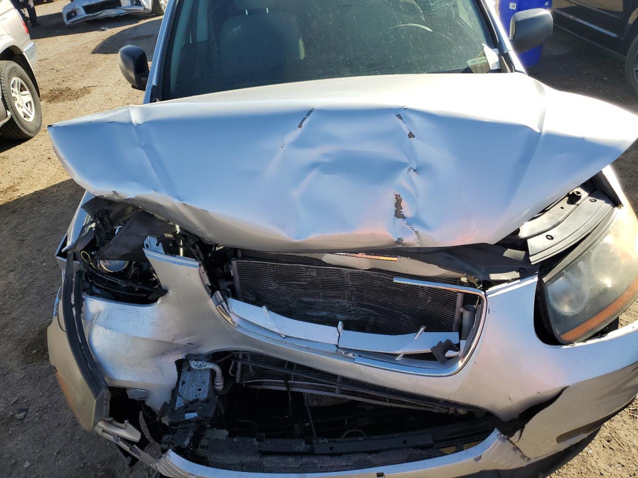 2011 Hyundai Santa Fe - Image 11