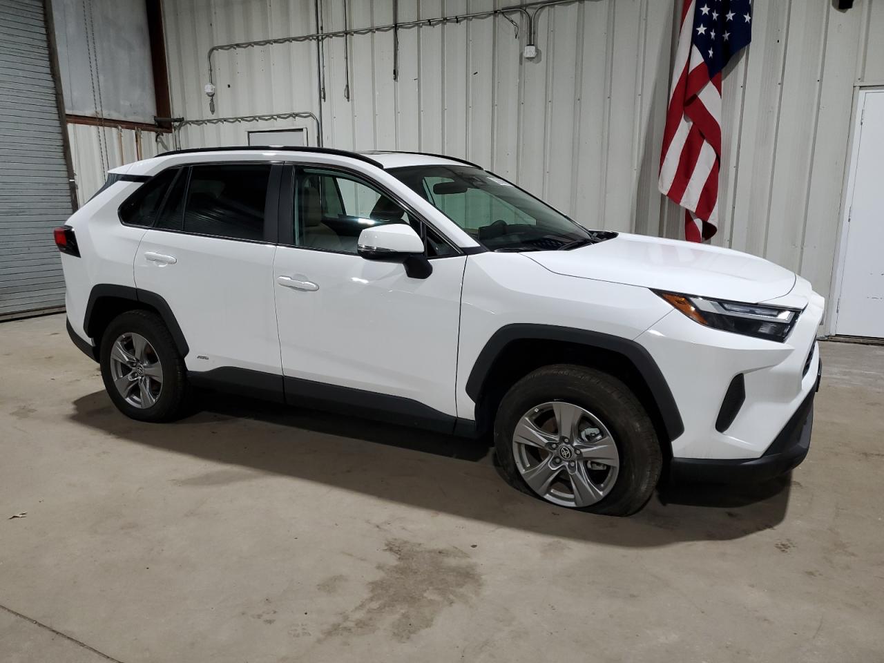 2024 Toyota RAV 4 - Image 4