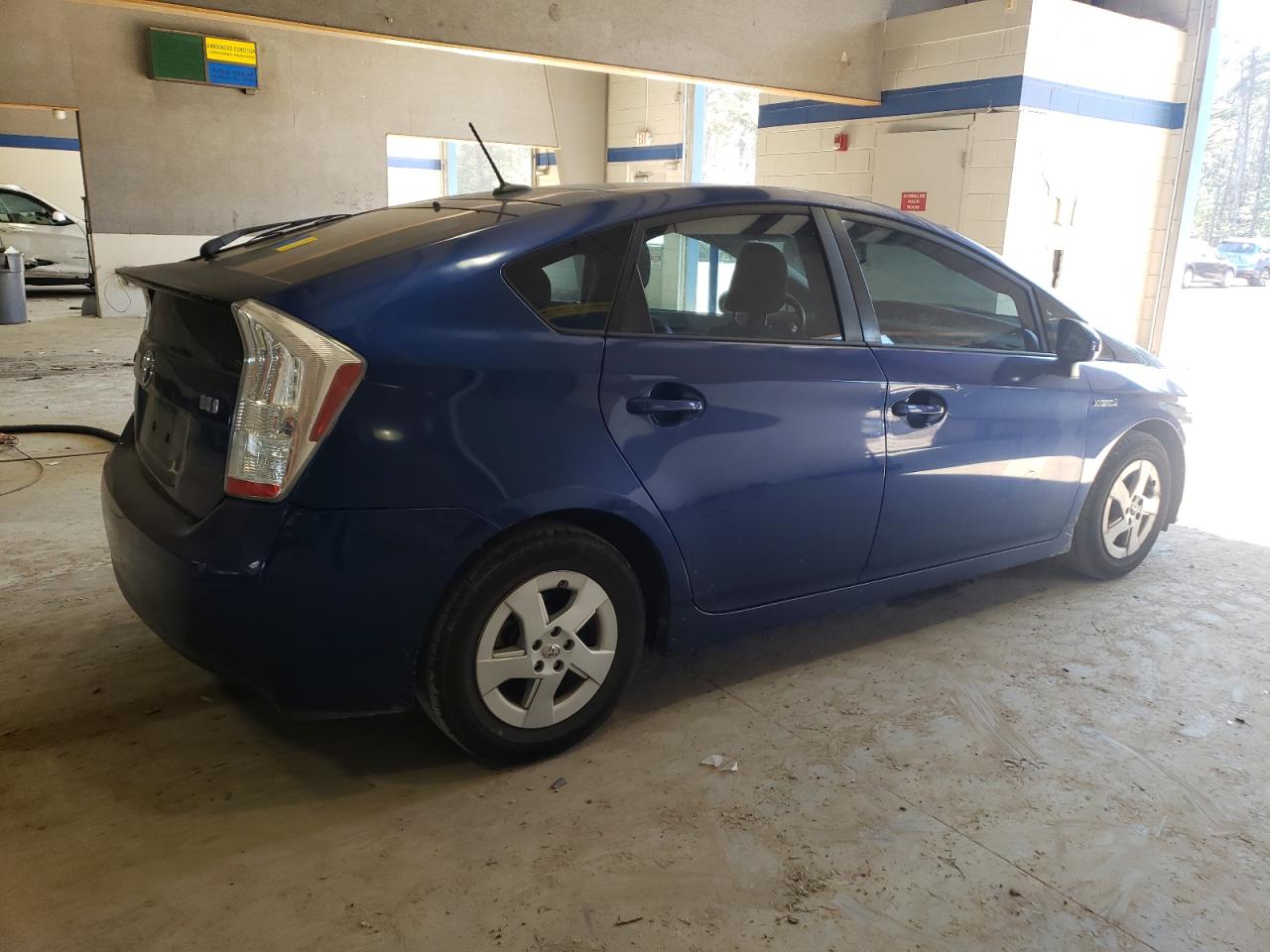 2011 Toyota Prius - Image 3