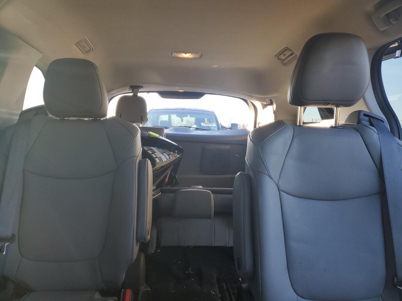 2022 Toyota Sienna - Image 10