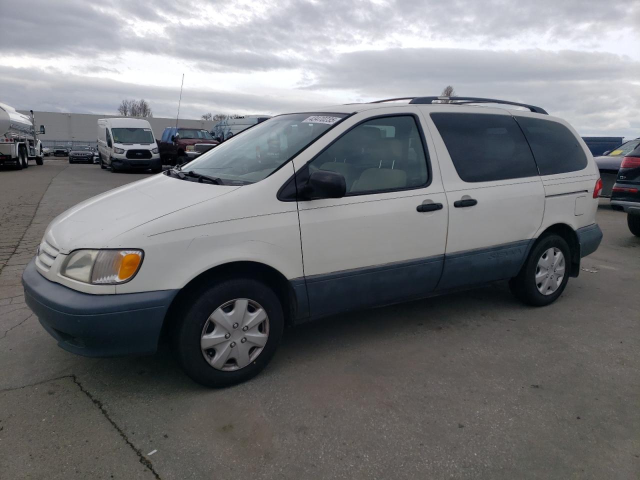 2001 Toyota Sienna - Image 1