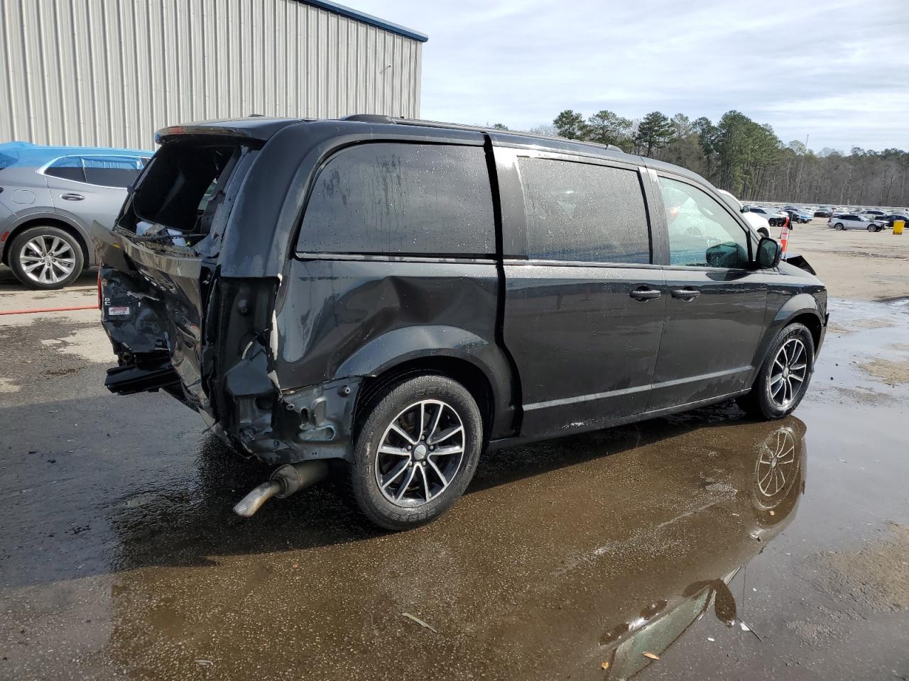 2018 Dodge Caravan - Image 3