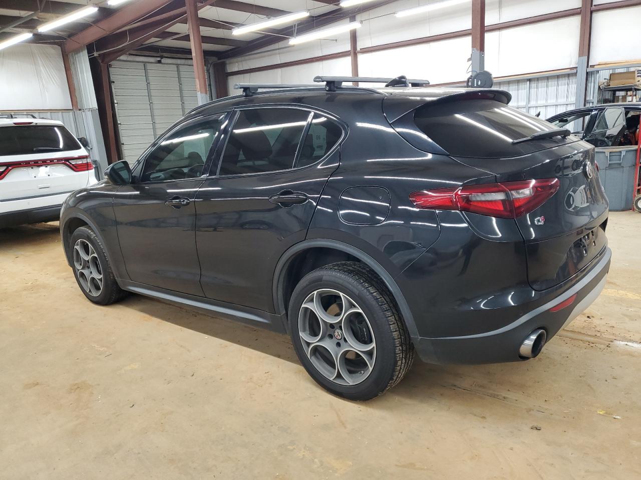 2018 Alfa Romeo Stelvio - Image 2