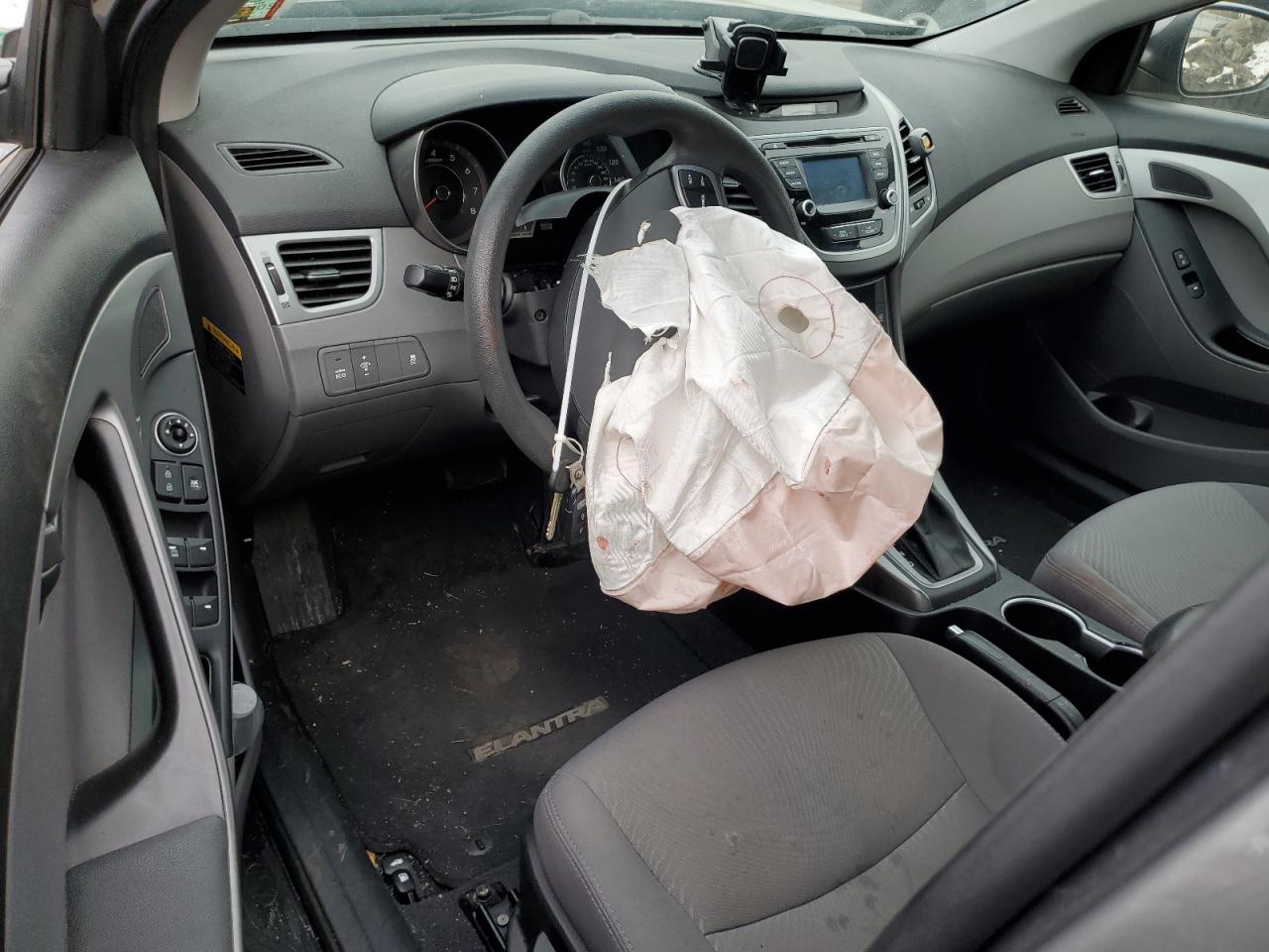 2014 Hyundai Elantra - Image 8