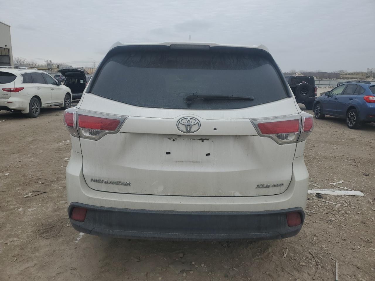 2016 Toyota Highlander - Image 6