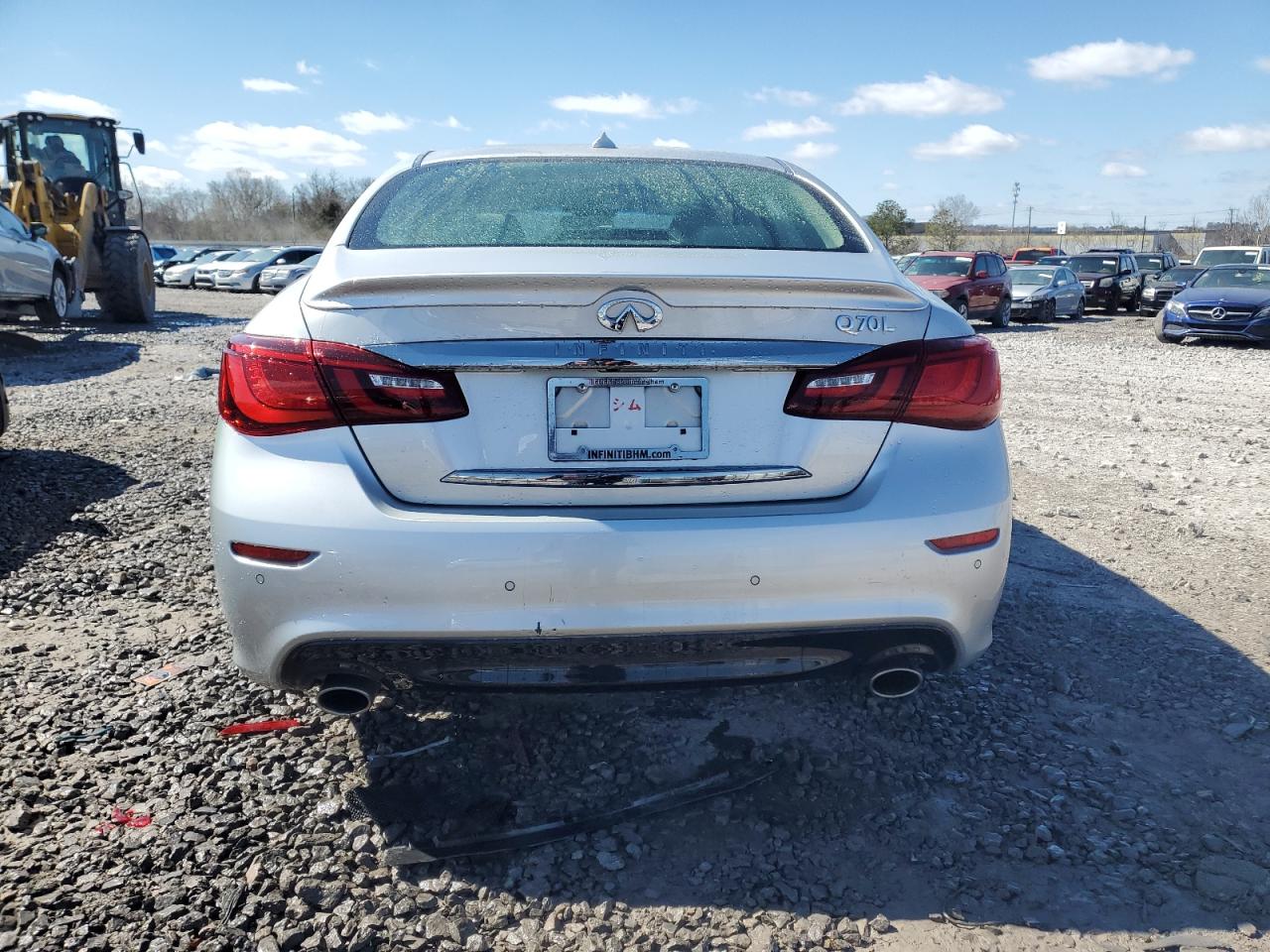 2018 Infiniti Q70 - Image 6