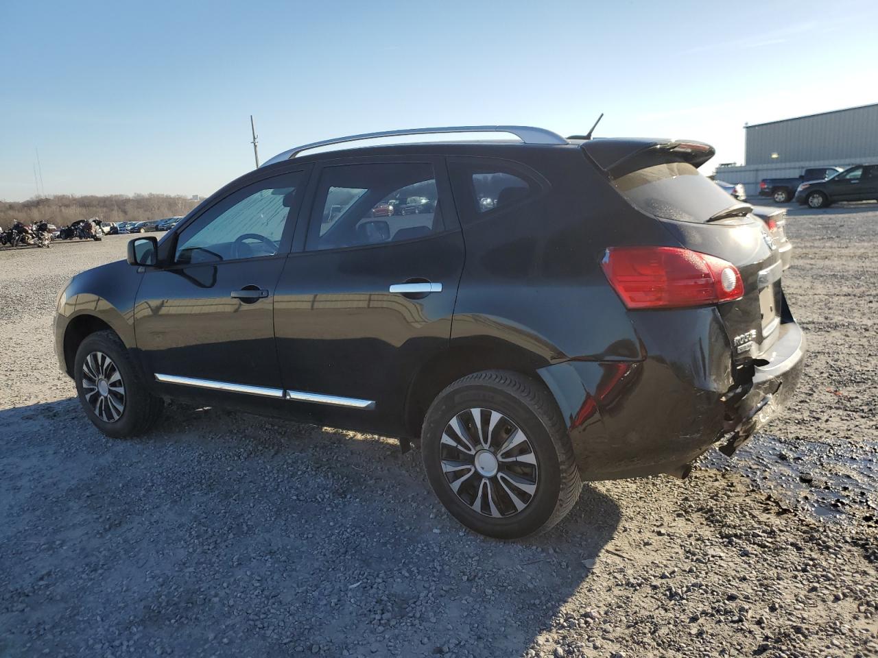 2015 Nissan Rogue - Image 2