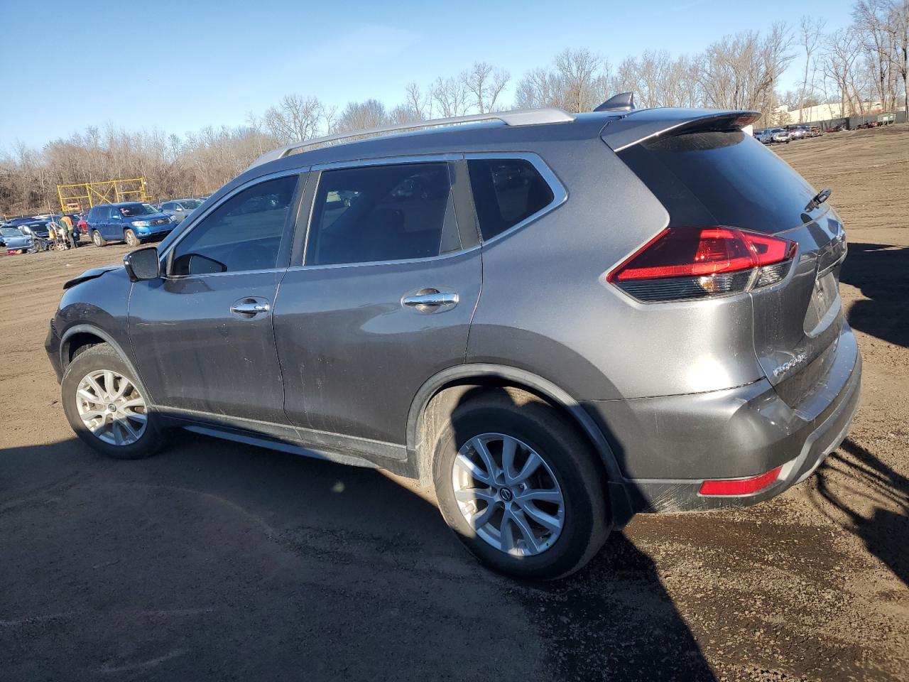 2018 Nissan Rogue - Image 2