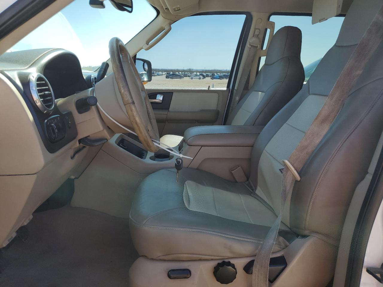 2004 Ford Expedition - Image 7