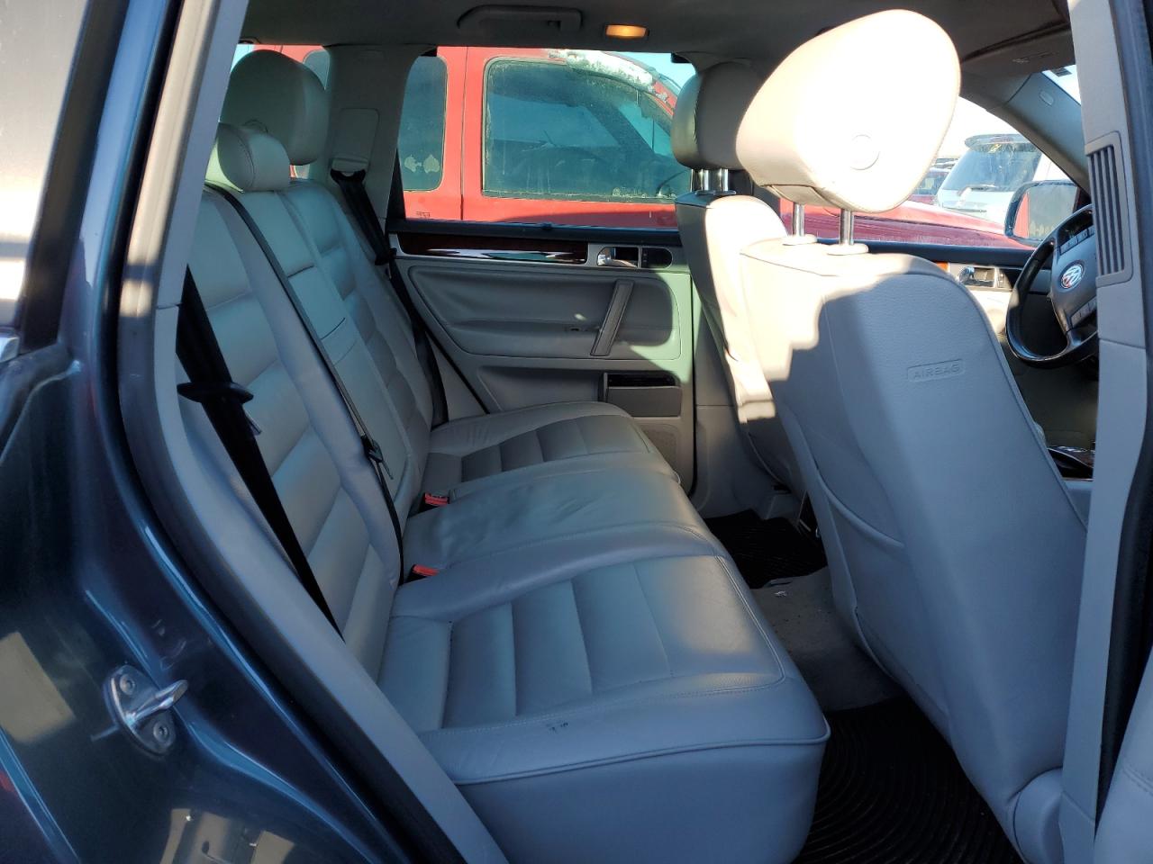 2007 Volkswagen Touareg - Image 10