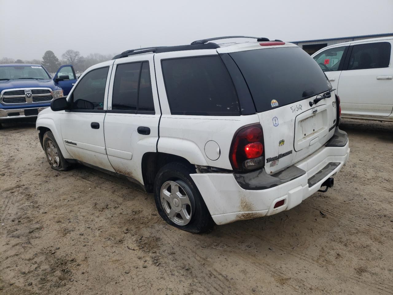 2002 Chevrolet TrailBlazer - Image 2