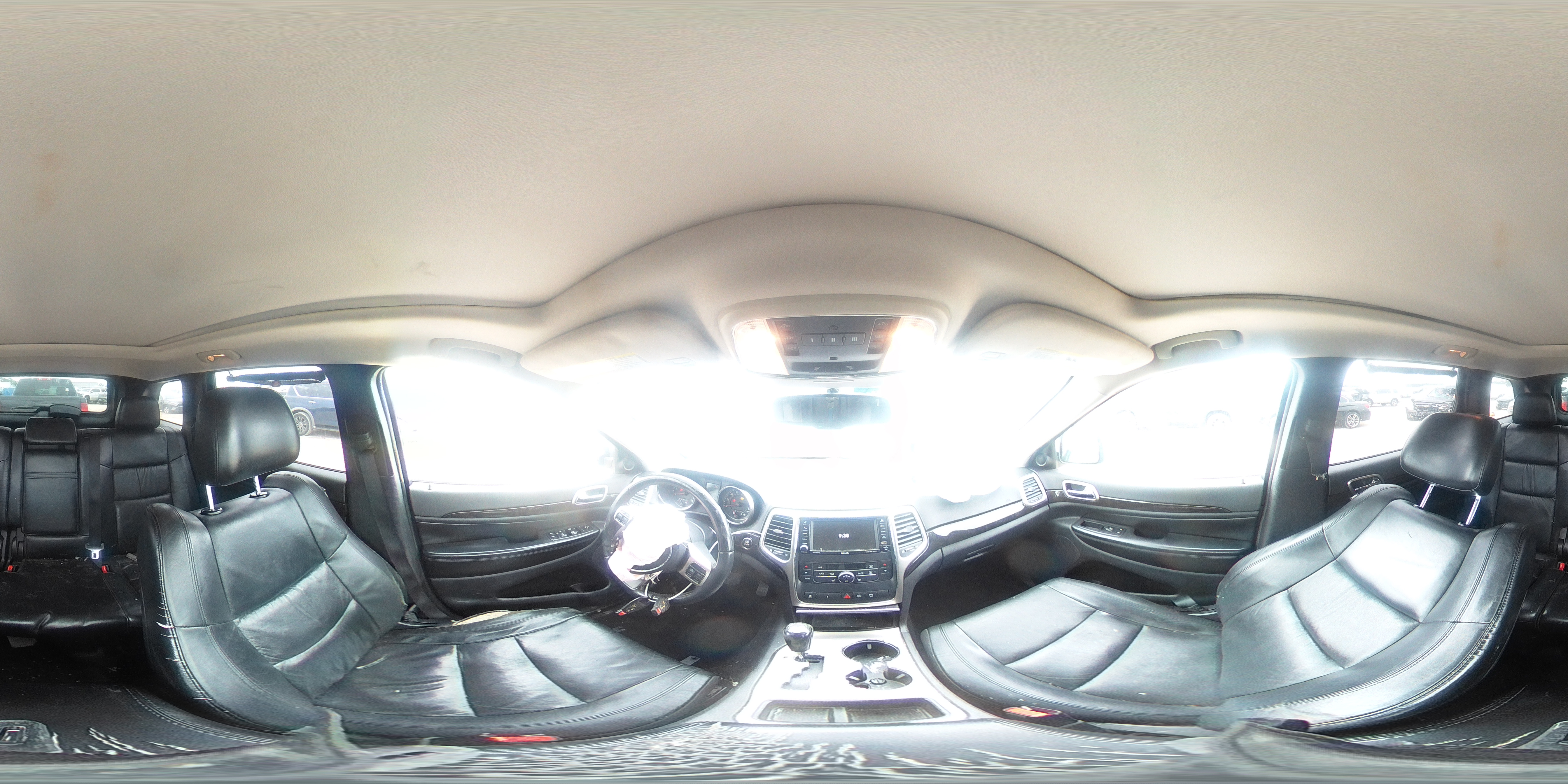 2012 Jeep Grand Cherokee - Image 13