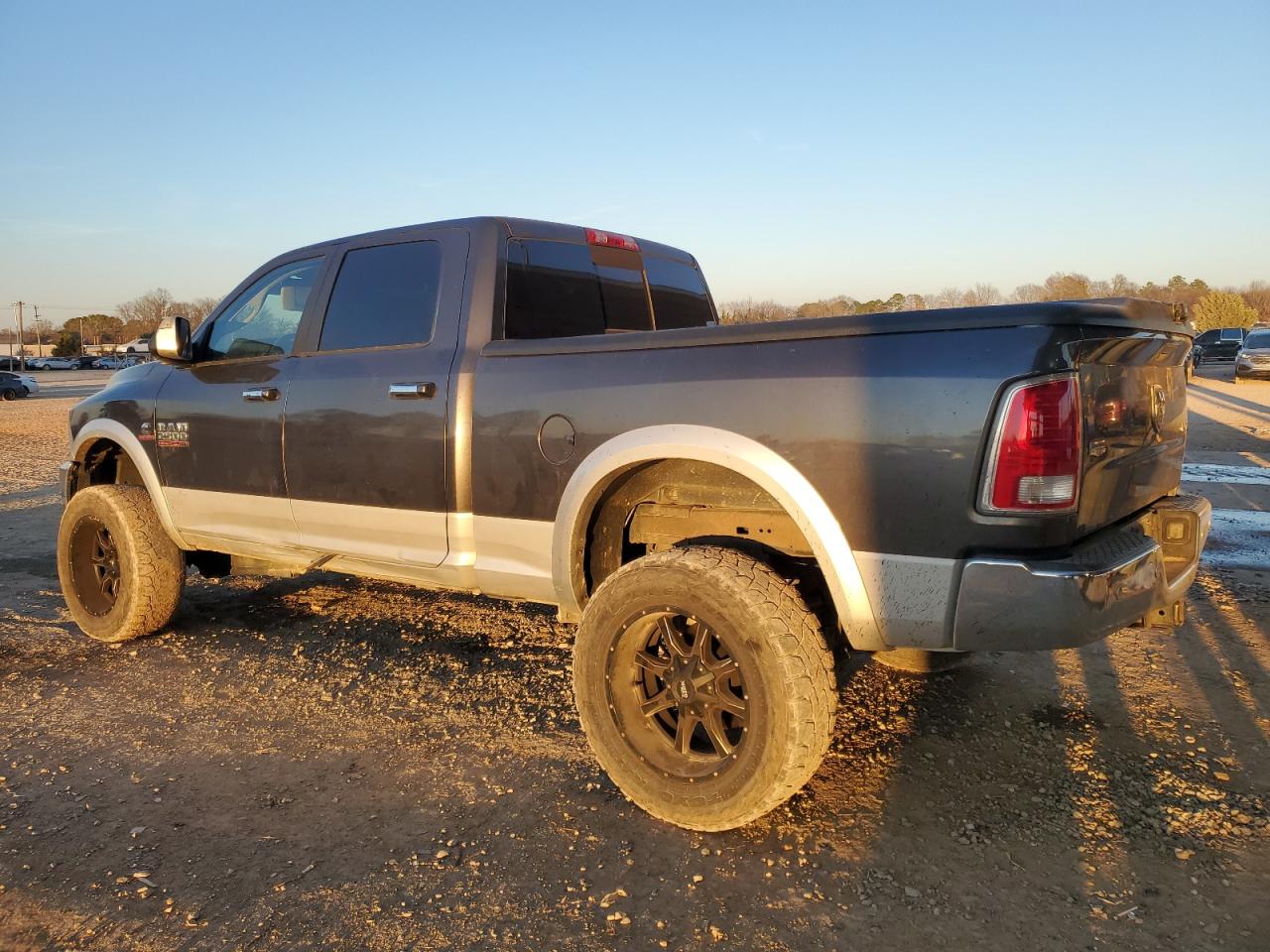 2016 RAM 2500 - Image 2