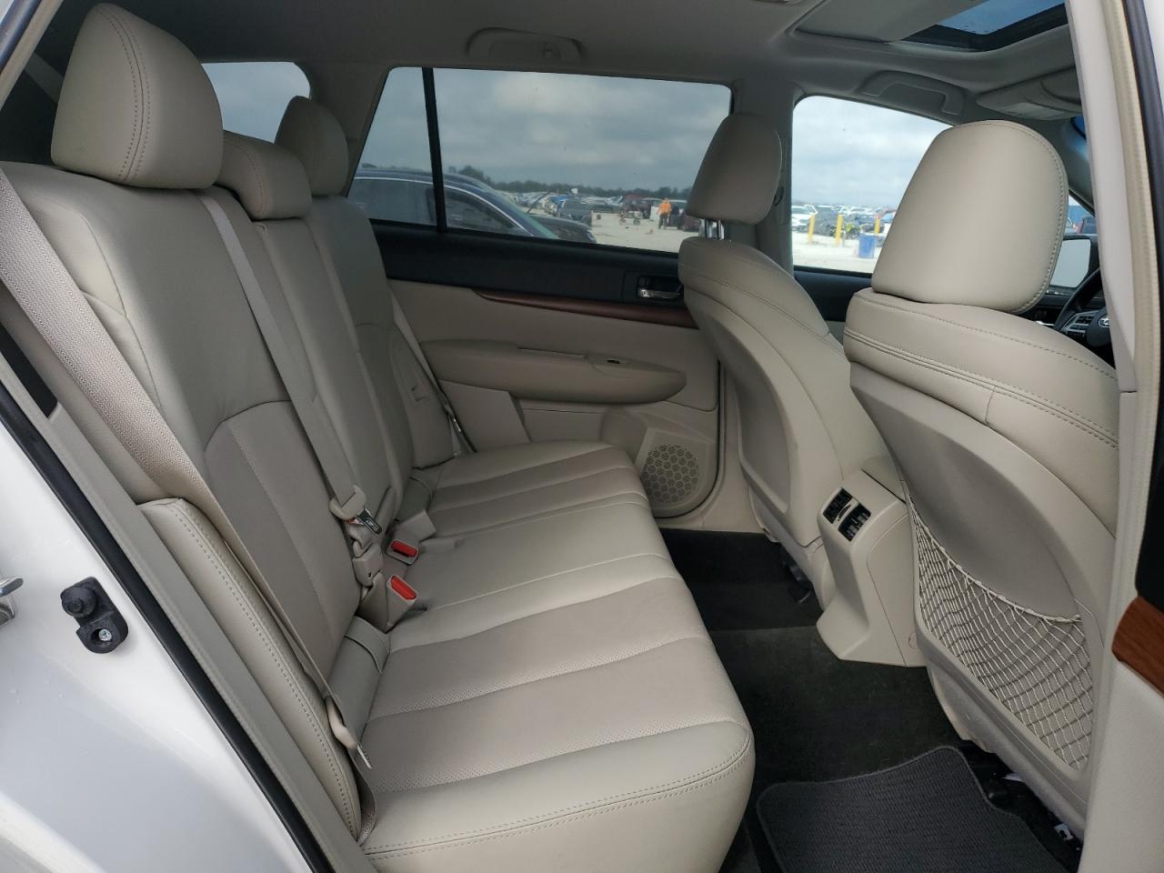 2014 Subaru Outback - Image 11