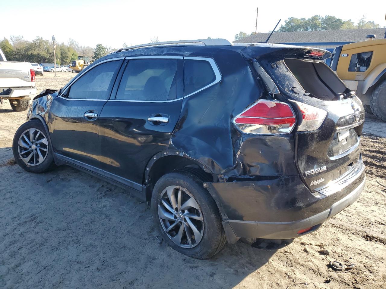 2015 Nissan Rogue - Image 2