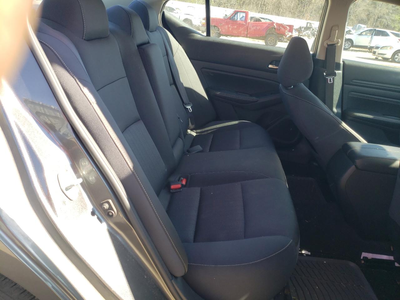 2019 Nissan Altima - Image 10