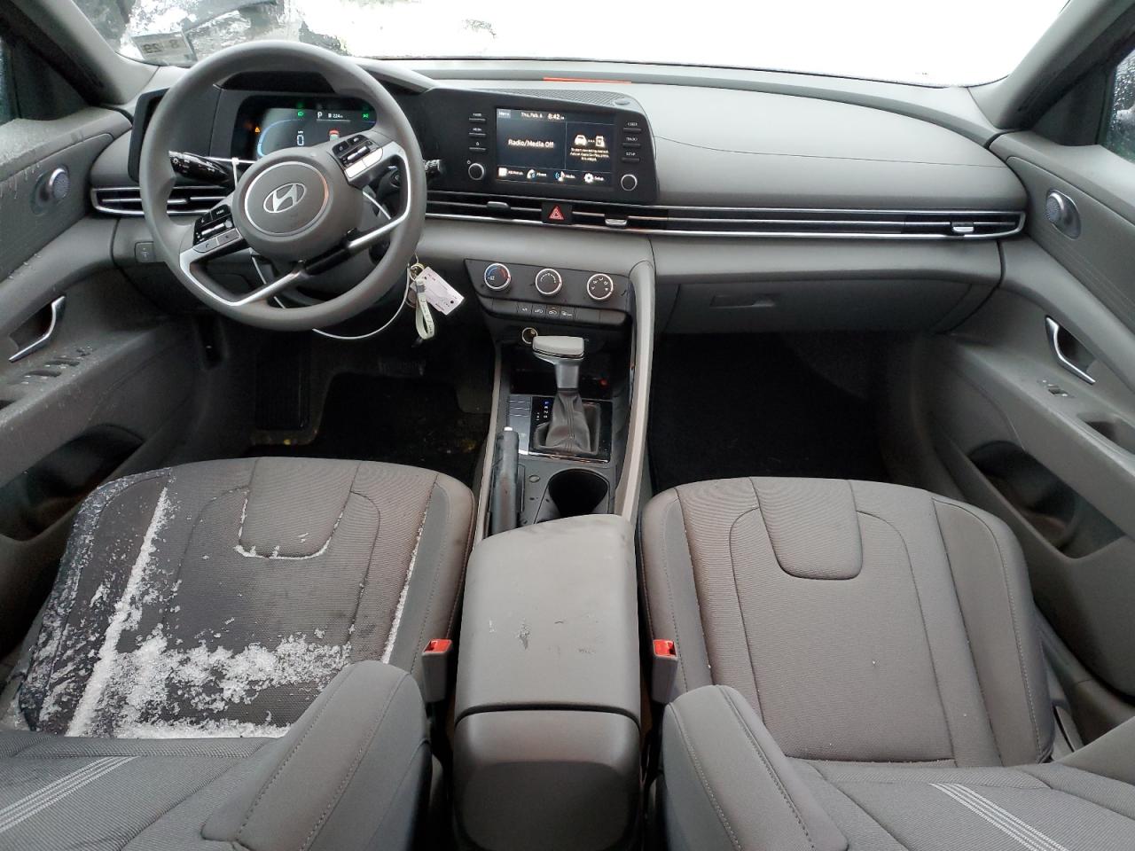 2024 Hyundai Elantra - Image 8