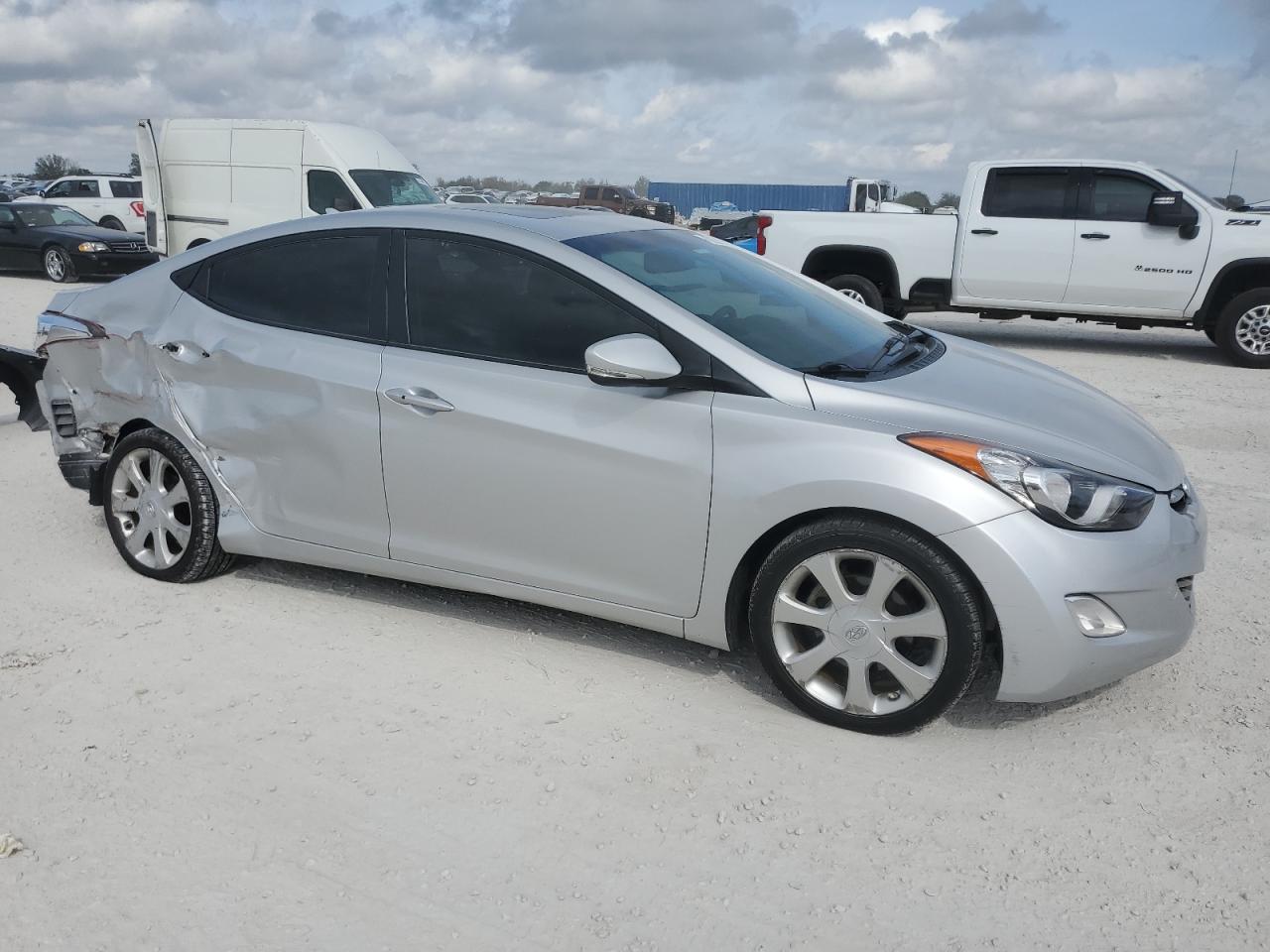 2012 Hyundai Elantra - Image 4