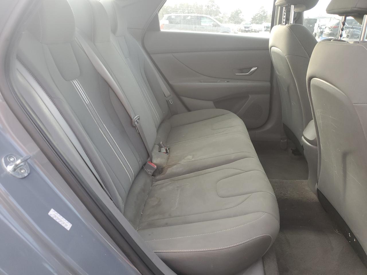 2021 Hyundai Elantra - Image 10