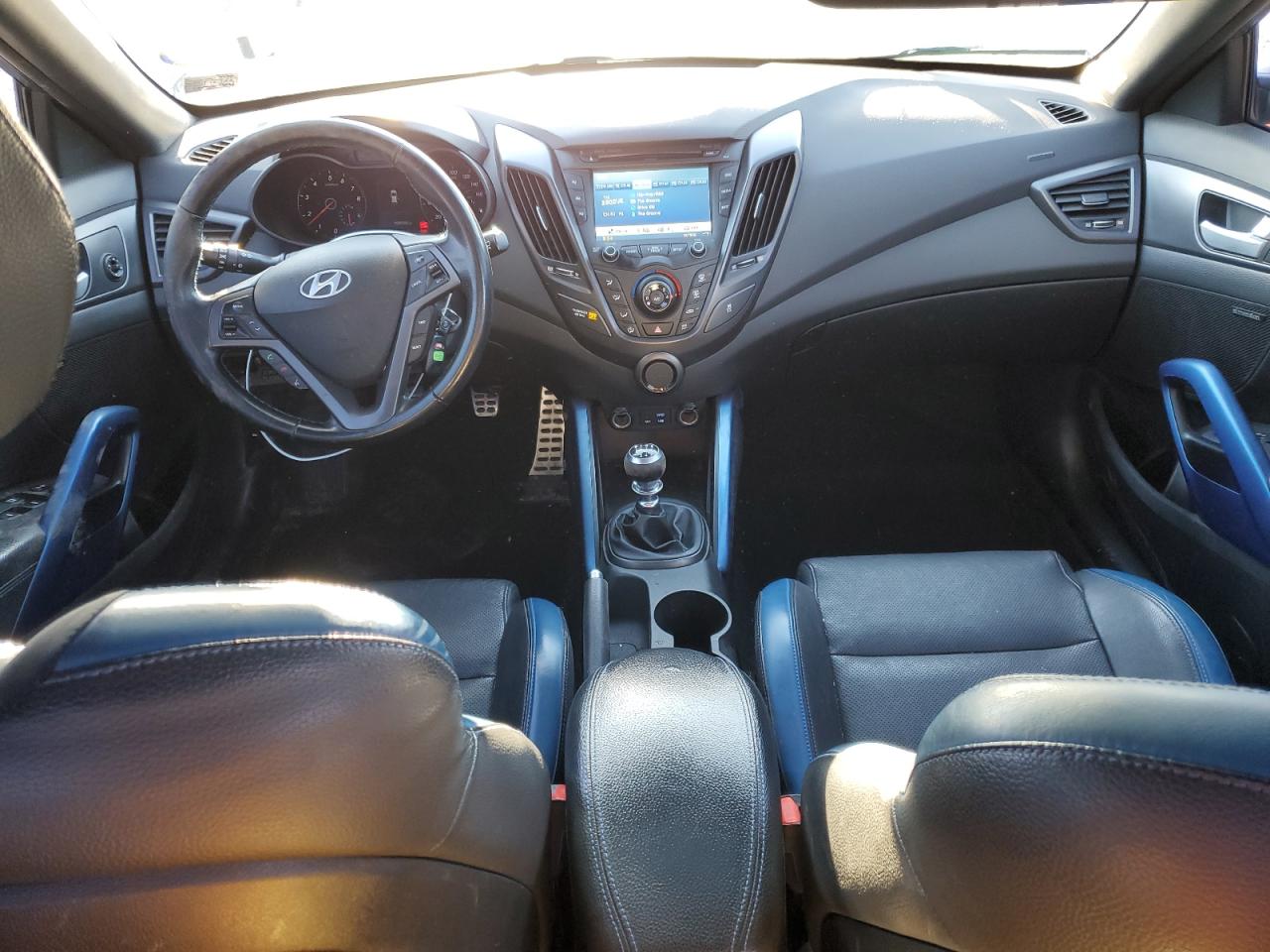 2016 Hyundai Veloster - Image 8