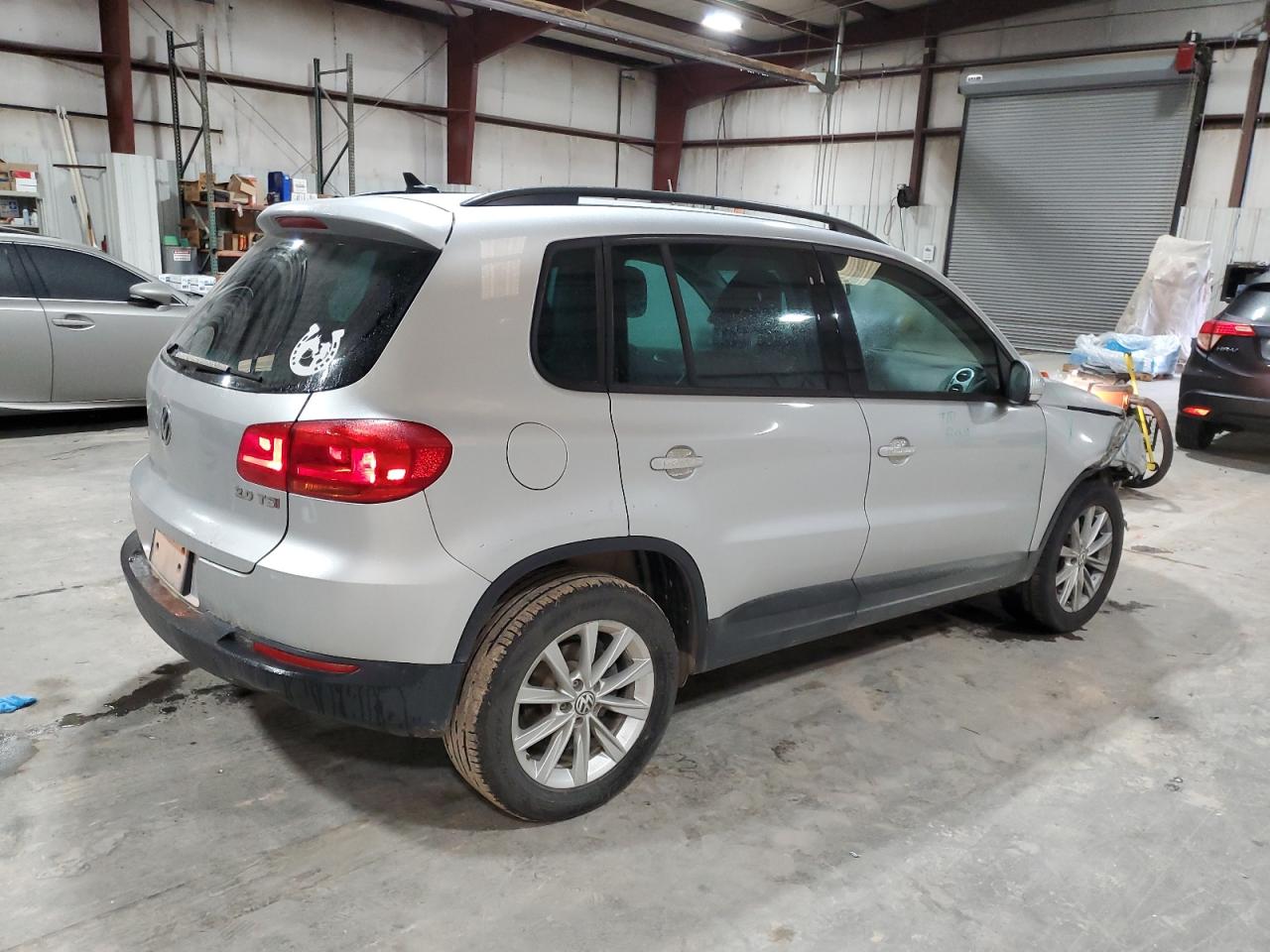 2015 Volkswagen Tiguan - Image 3