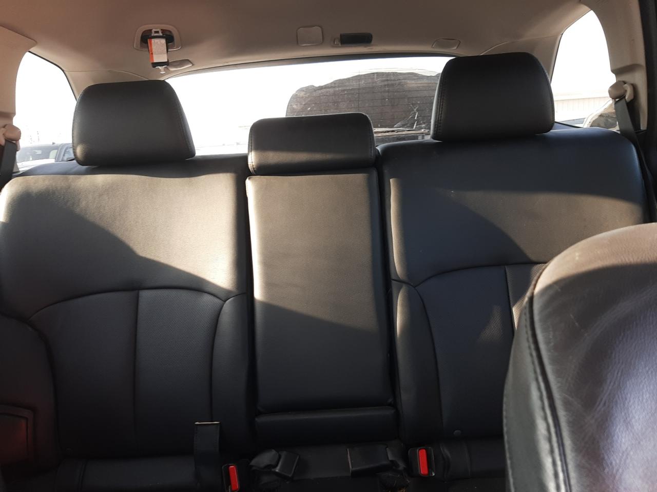 2012 Subaru Outback - Image 10