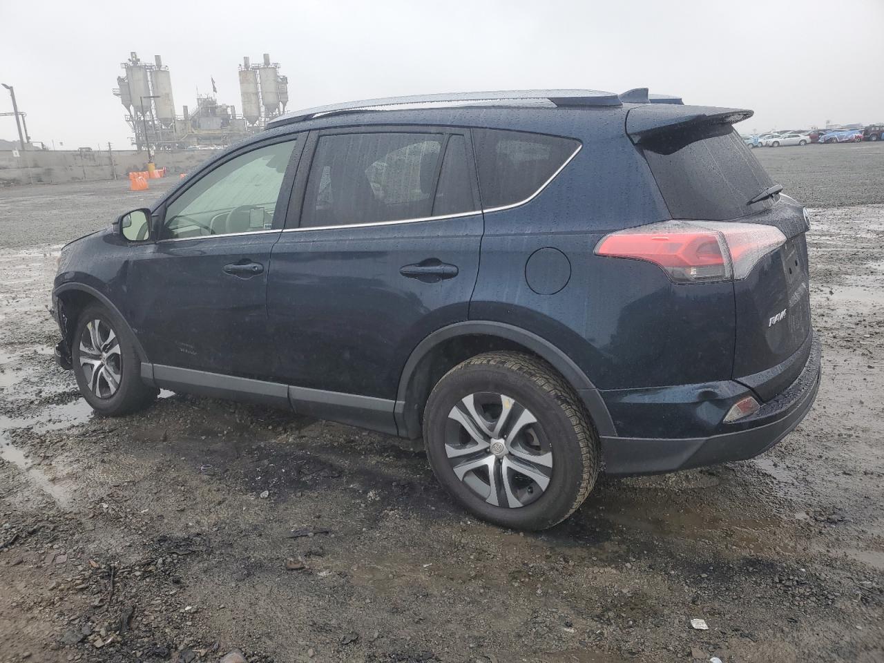 2017 Toyota RAV 4 - Image 2