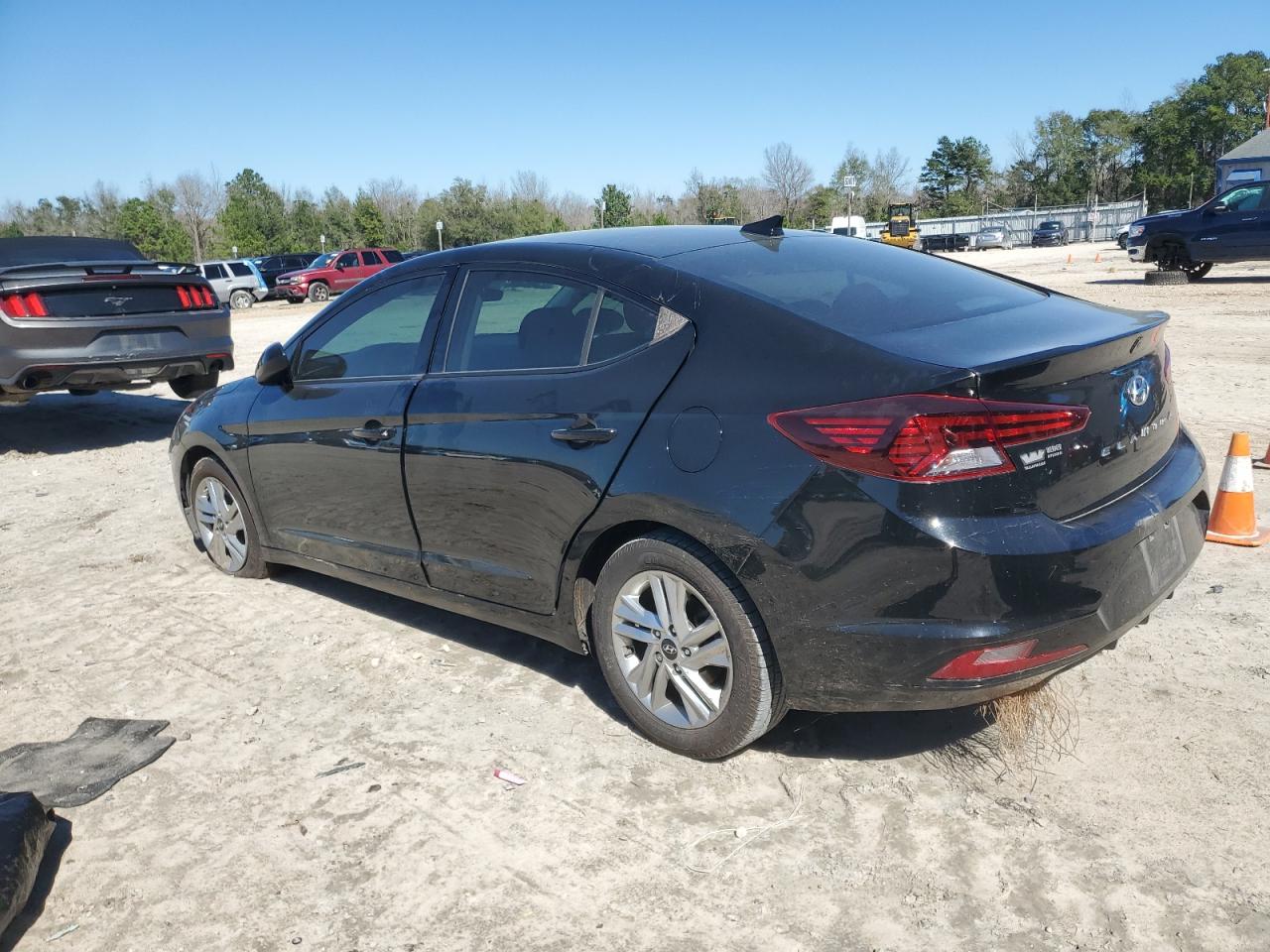2020 Hyundai Elantra - Image 2