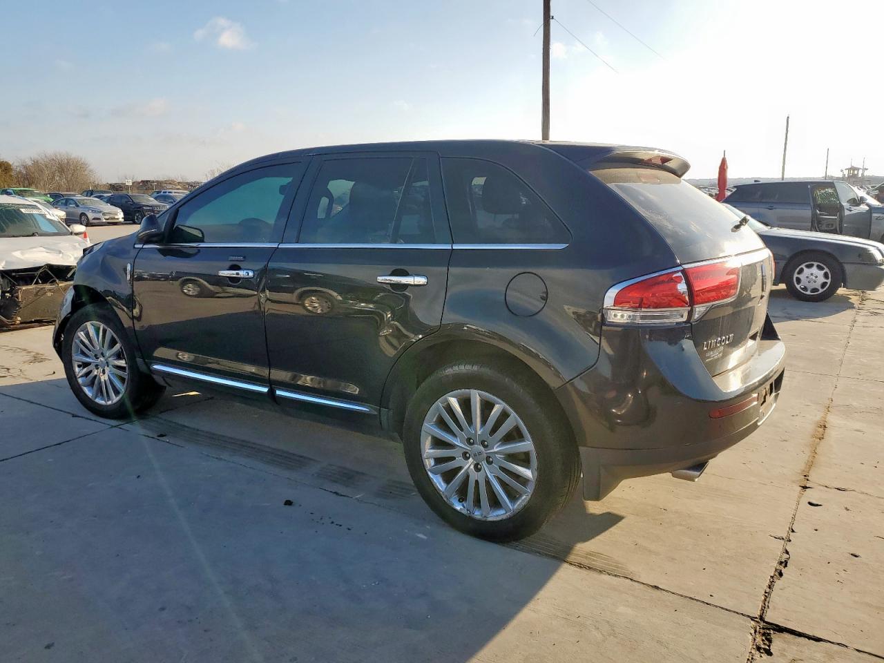 2014 Lincoln MKX - Image 2
