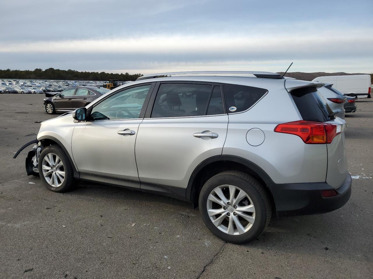 2014 Toyota RAV 4 - Image 2