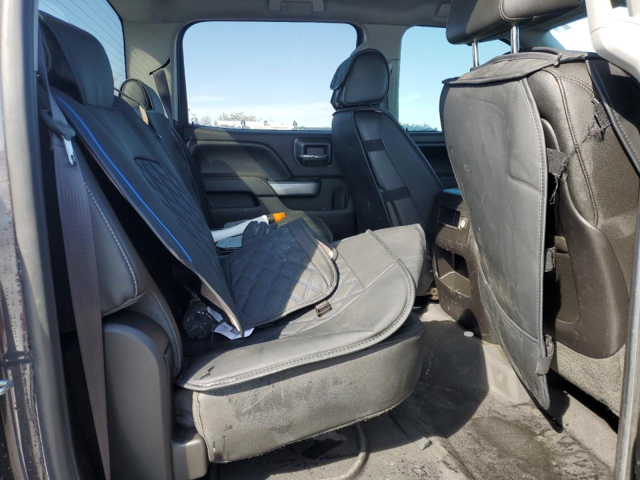 2015 Chevrolet Silverado - Image 11