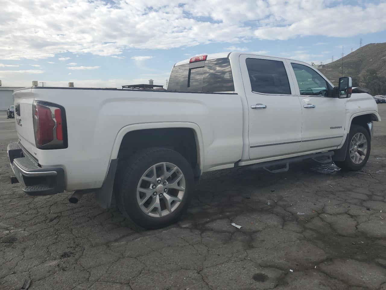 2017 GMC Sierra - Image 3
