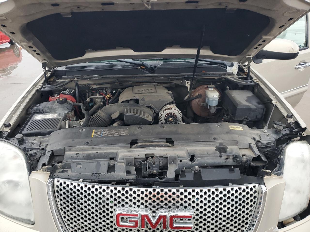 2007 GMC Yukon - Image 12