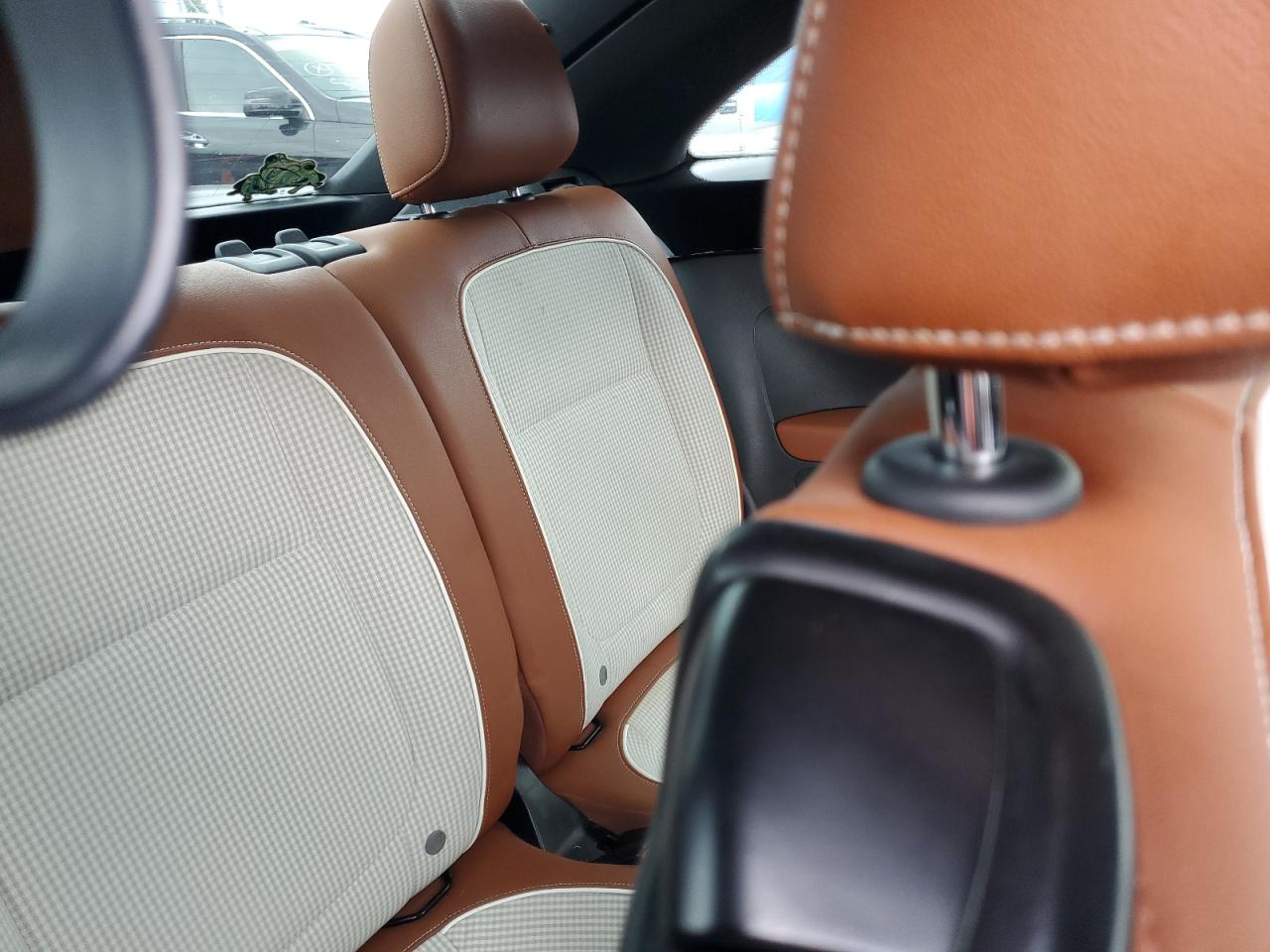 2017 Volkswagen Beetle - Image 11