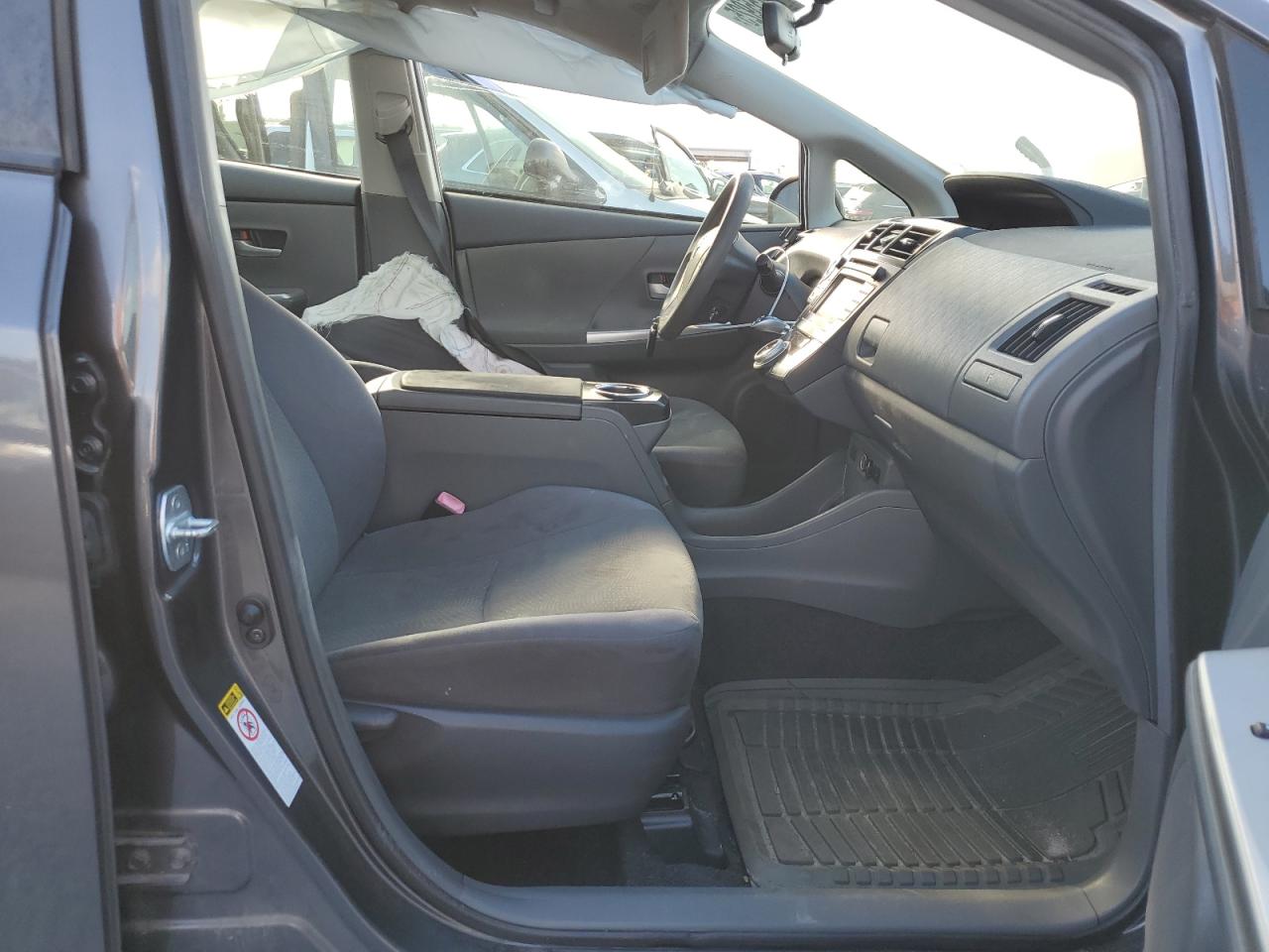 2014 Toyota Prius - Image 7