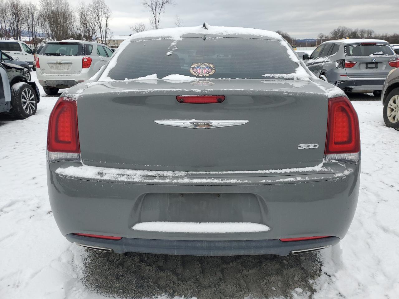 2019 Chrysler 300 - Image 6