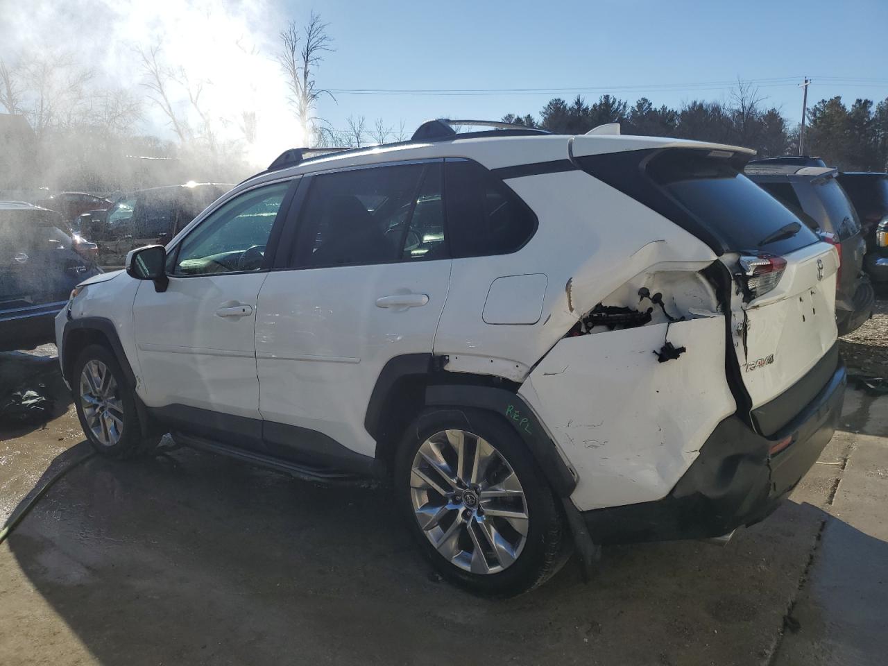 2019 Toyota RAV 4 - Image 2
