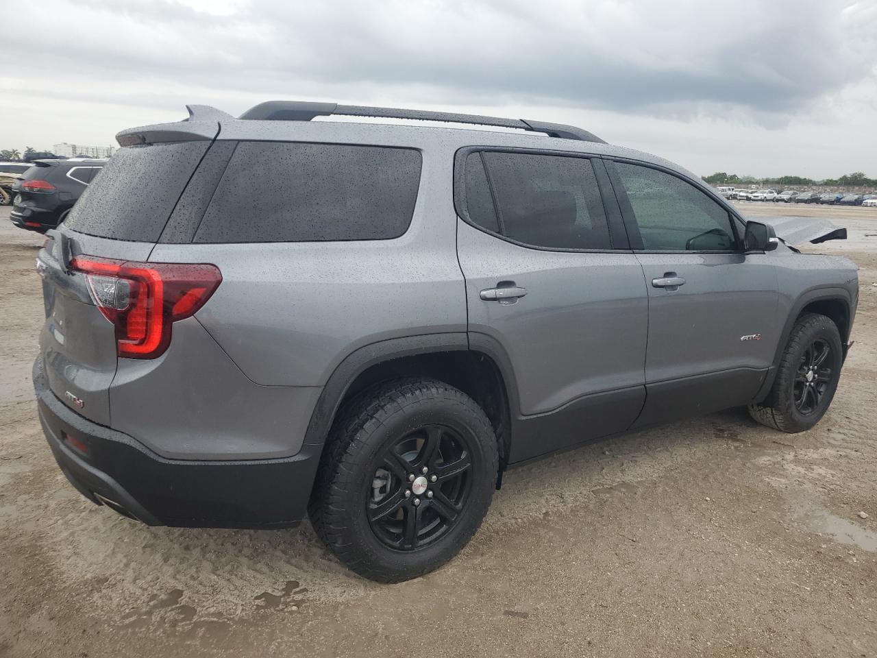 2022 GMC Acadia - Image 3