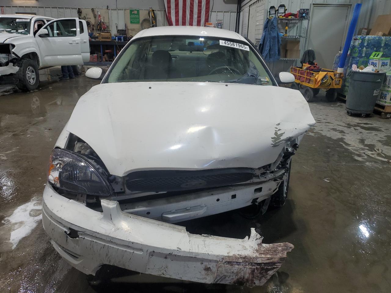 2004 Ford Taurus - Image 5