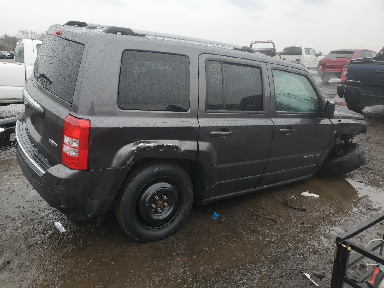 2017 Jeep Liberty (Patriot) - Image 3